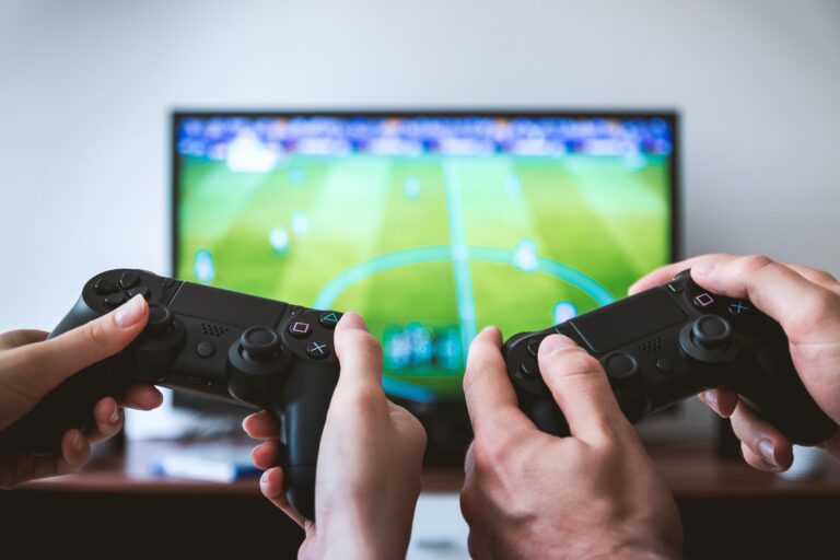 are projectors good for gaming - featured image