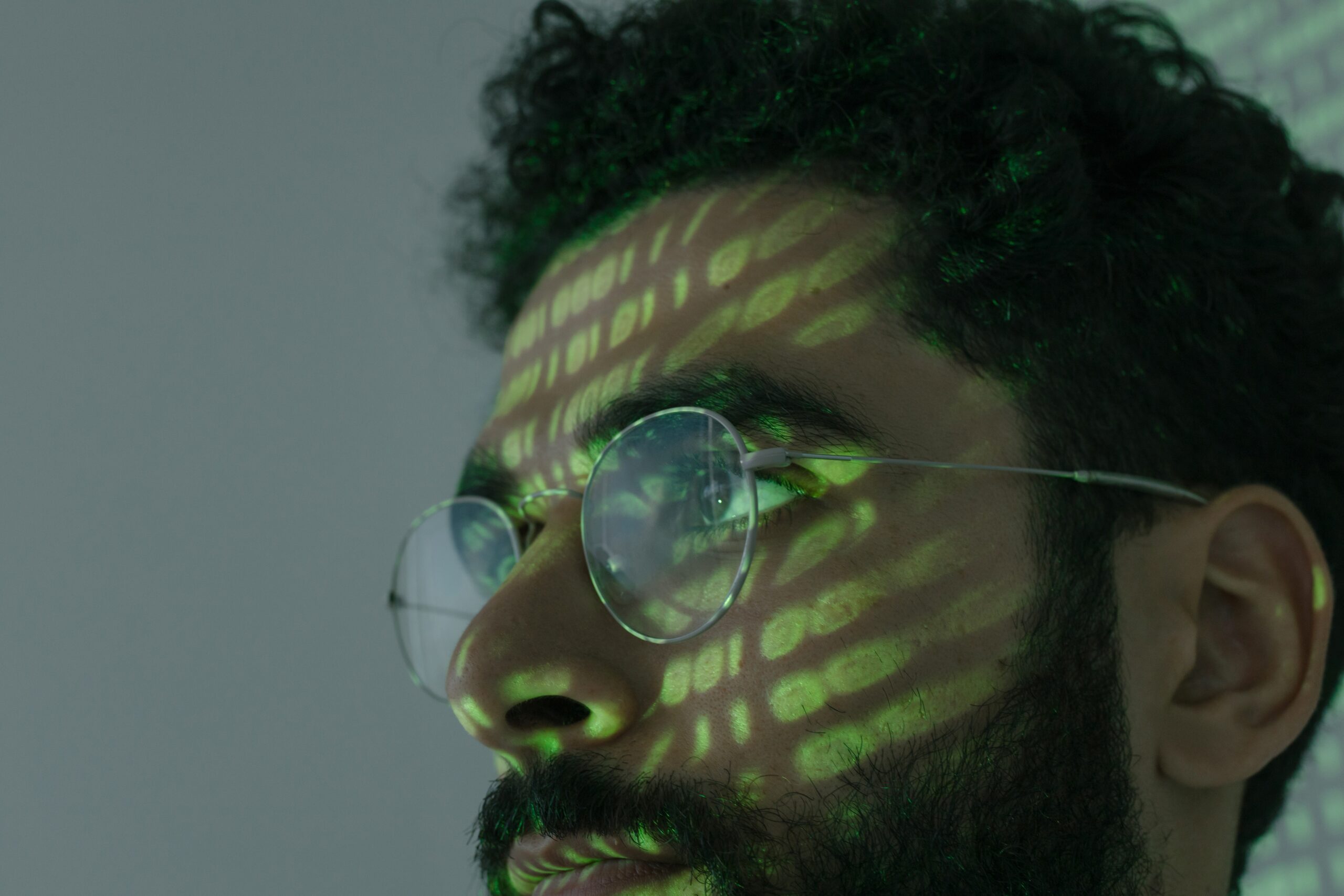 are projectors better for your eyes