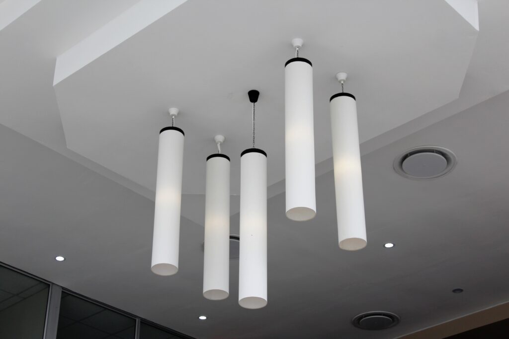 ceiling mount projector screen